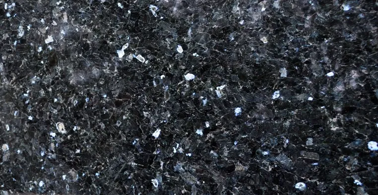 3 GRANIT LABLADOR EMERALD